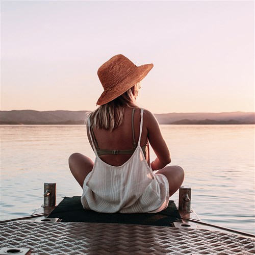 Lucy Raffia Bucket - Latte